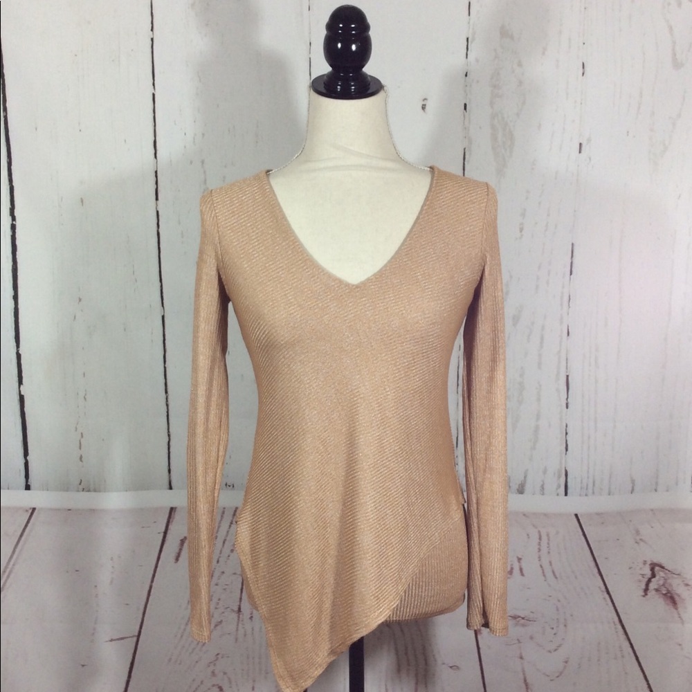 🎉3/$18 White‎ House Black Market Asymmetrical Knit Top